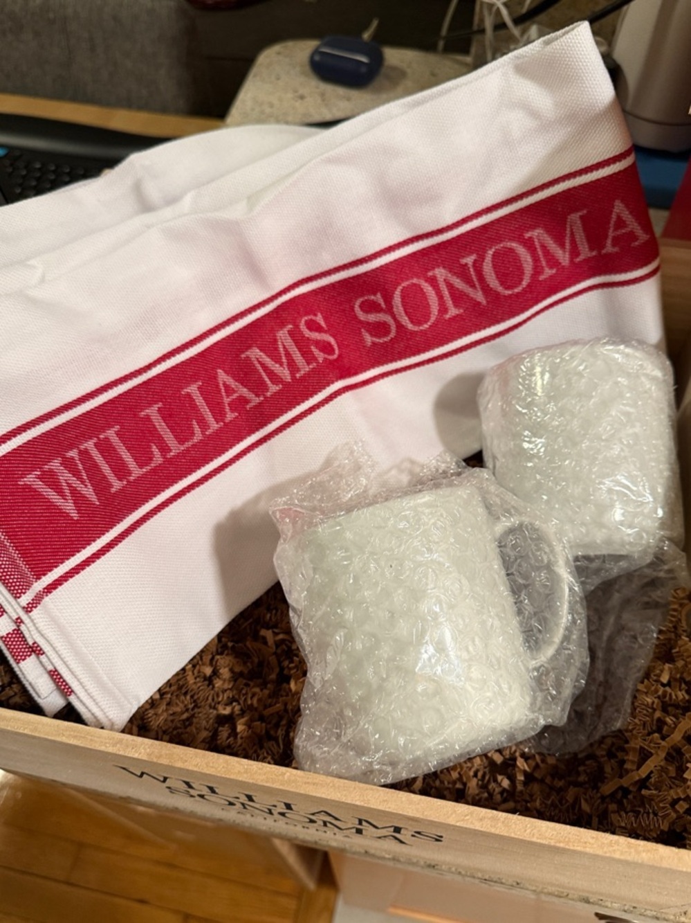 Williams Sonoma White and Red Logo Kitchen Towels & Coffee Mugs - NEW